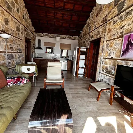 Keva Cetmibasi - Stone House